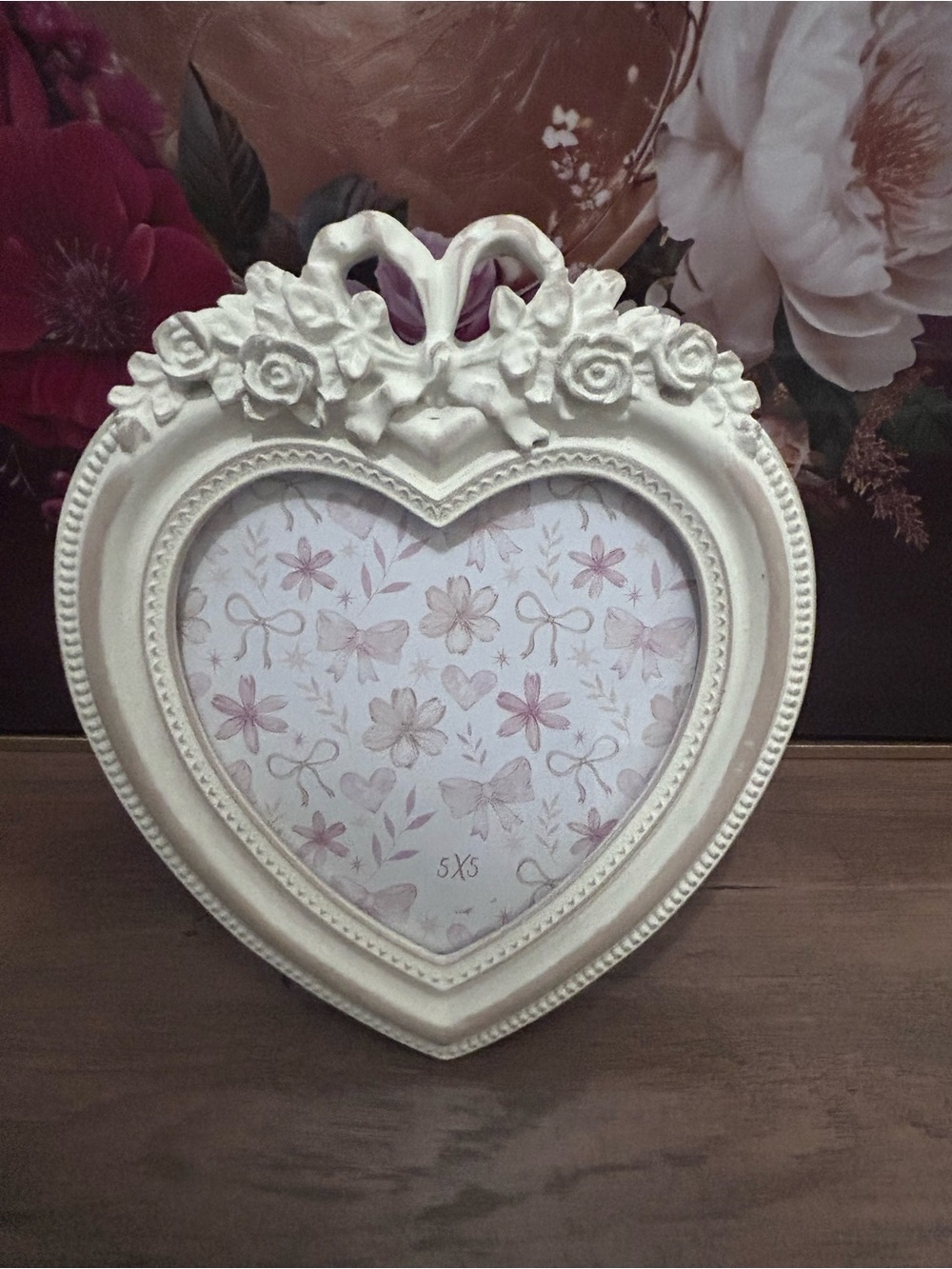 Vintage-Inspired Heart Photo Frame in Cream - Picture 4 of 4